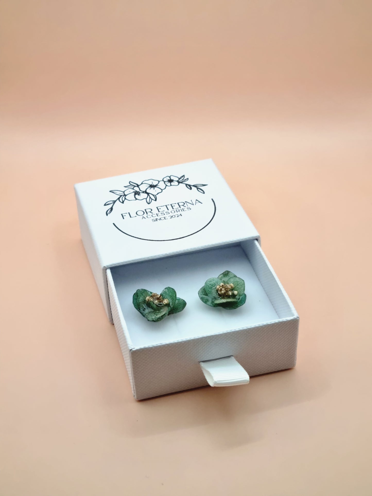 Hydrangea Dream in Forest Green – 01